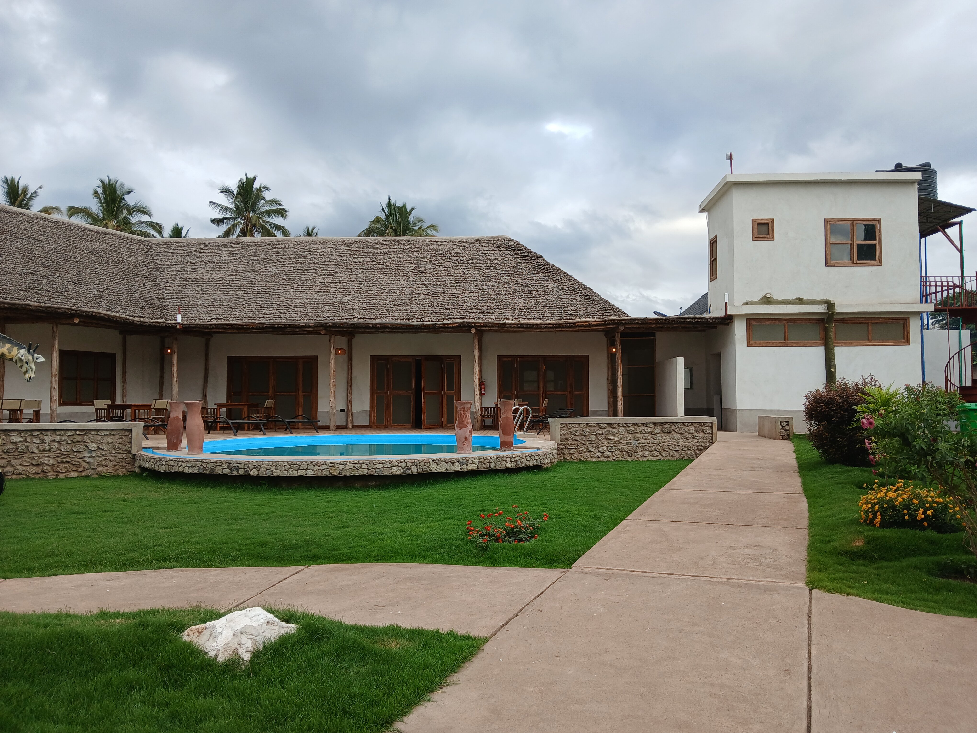 Ikumbi Lodge