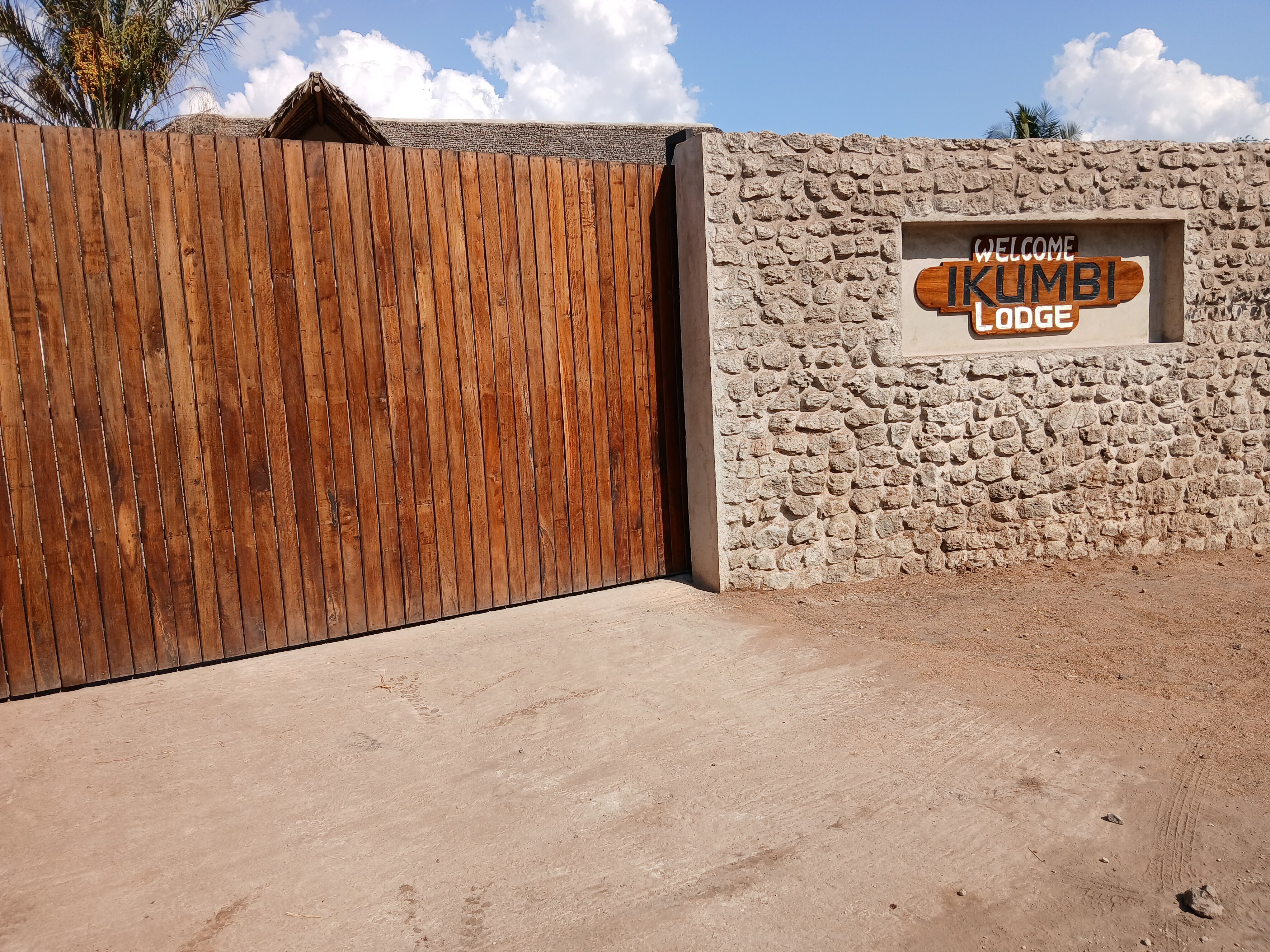 Ikumbi Lodge